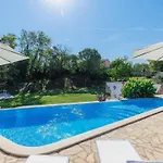Villa Jurazini *