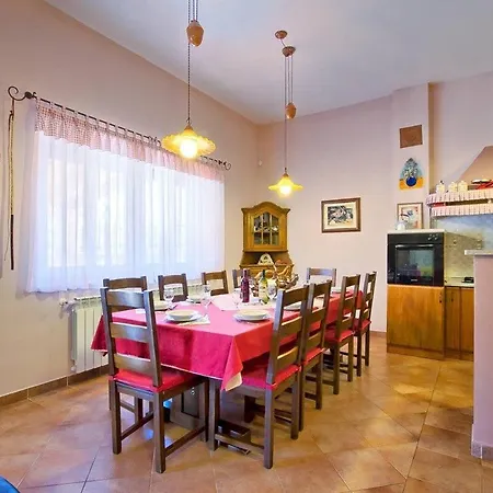 Villa Jurazini *